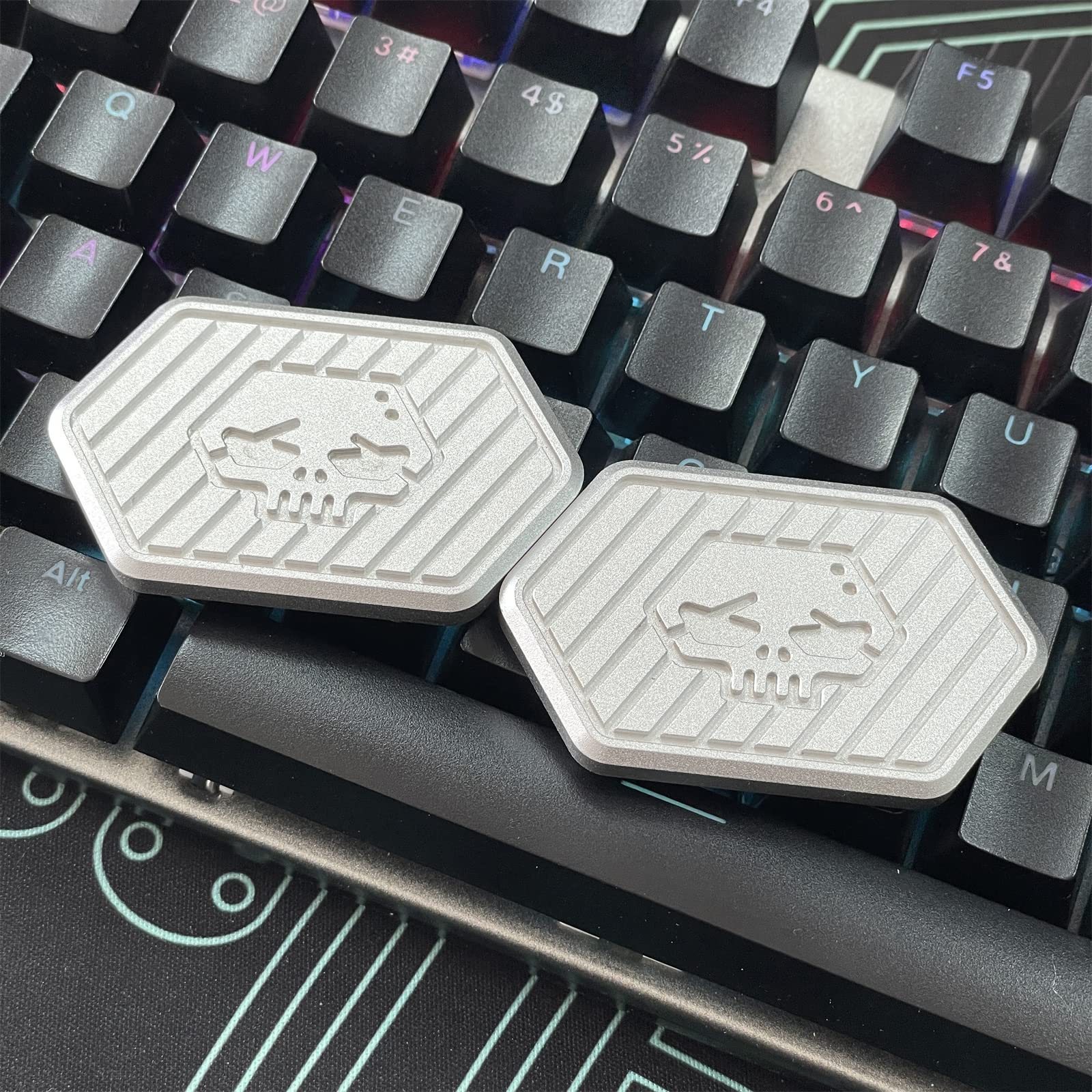 Amazon.co.jp: かっこいいスカル Fidget Toy ひし形磁気フィジェット